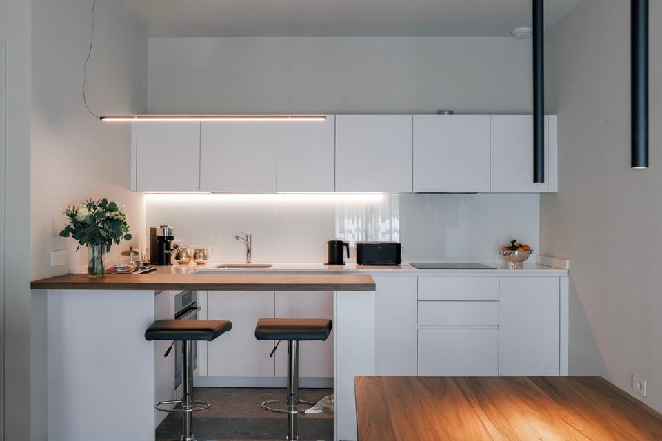 Dining area, kitchen