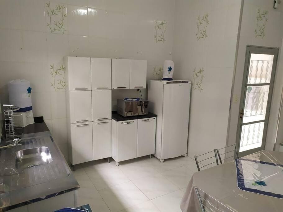 Coffee/tea facilities, microwave