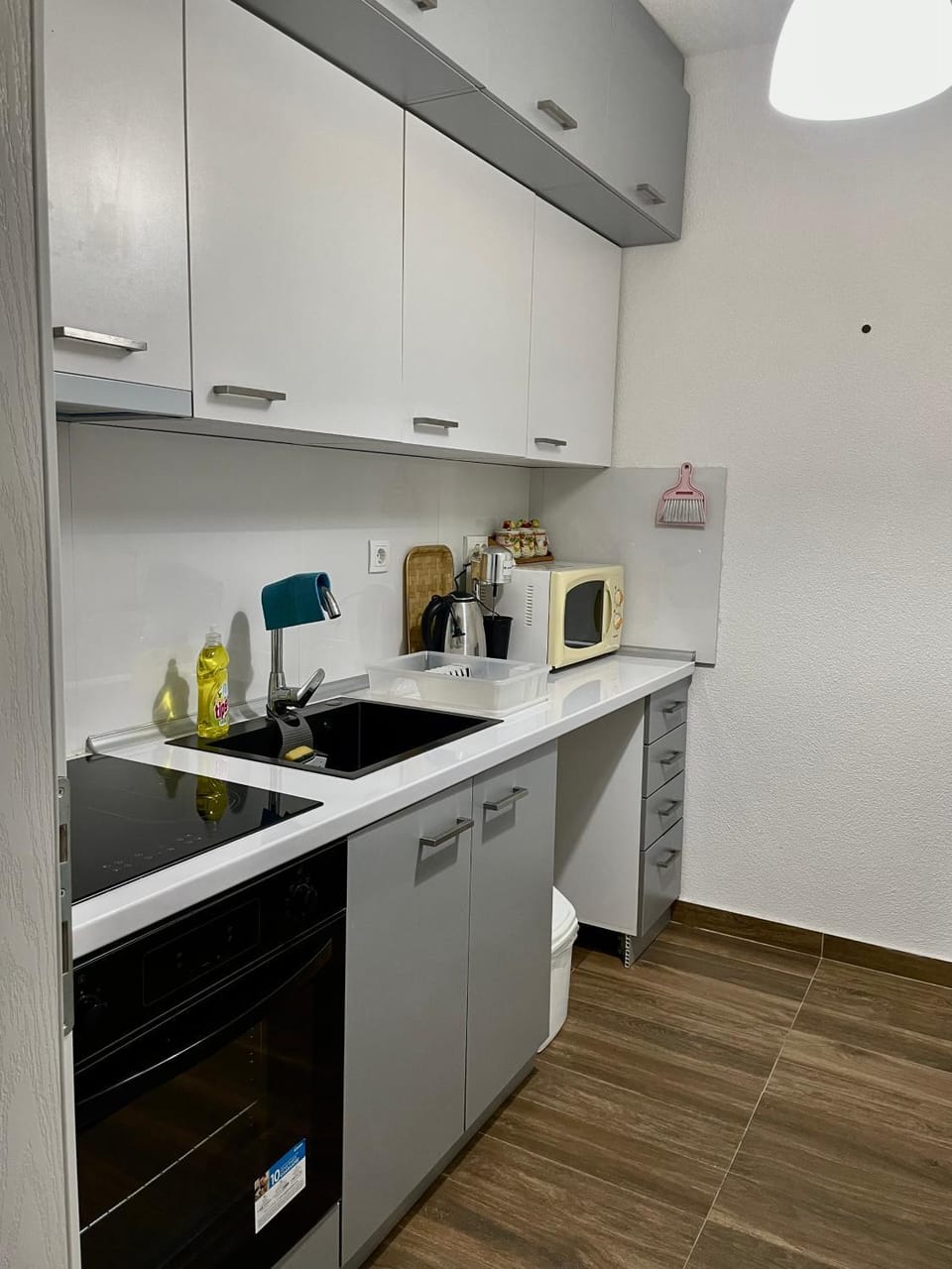 Coffee/tea facilities, Kitchen or kitchenette, oven