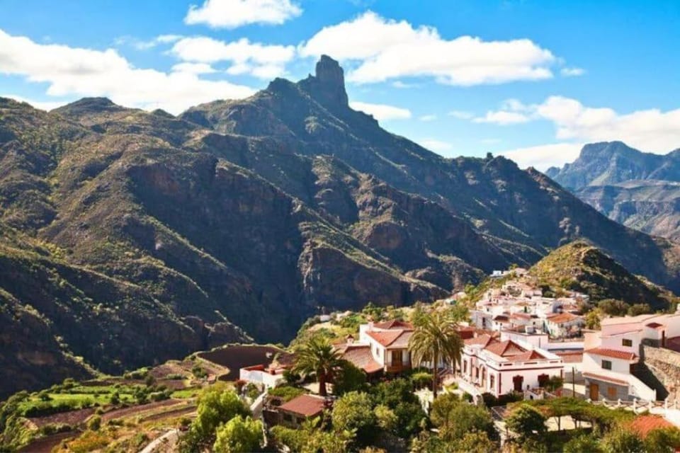 Nearby landmark, Natural landscape