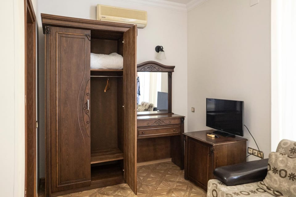 TV and multimedia, Seating area