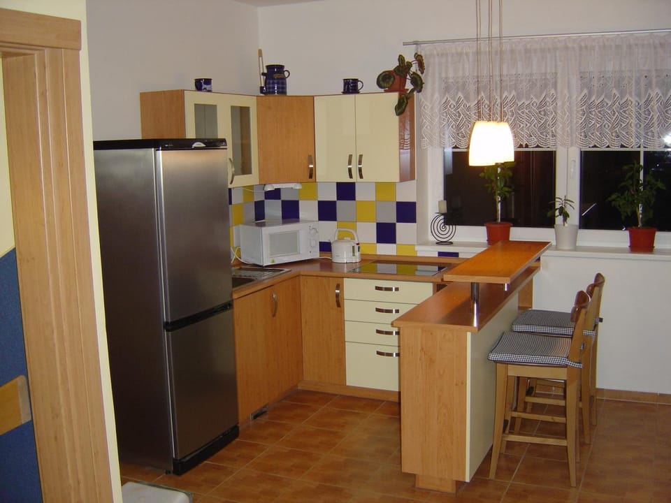 Coffee/tea facilities, Kitchen or kitchenette, Dining area