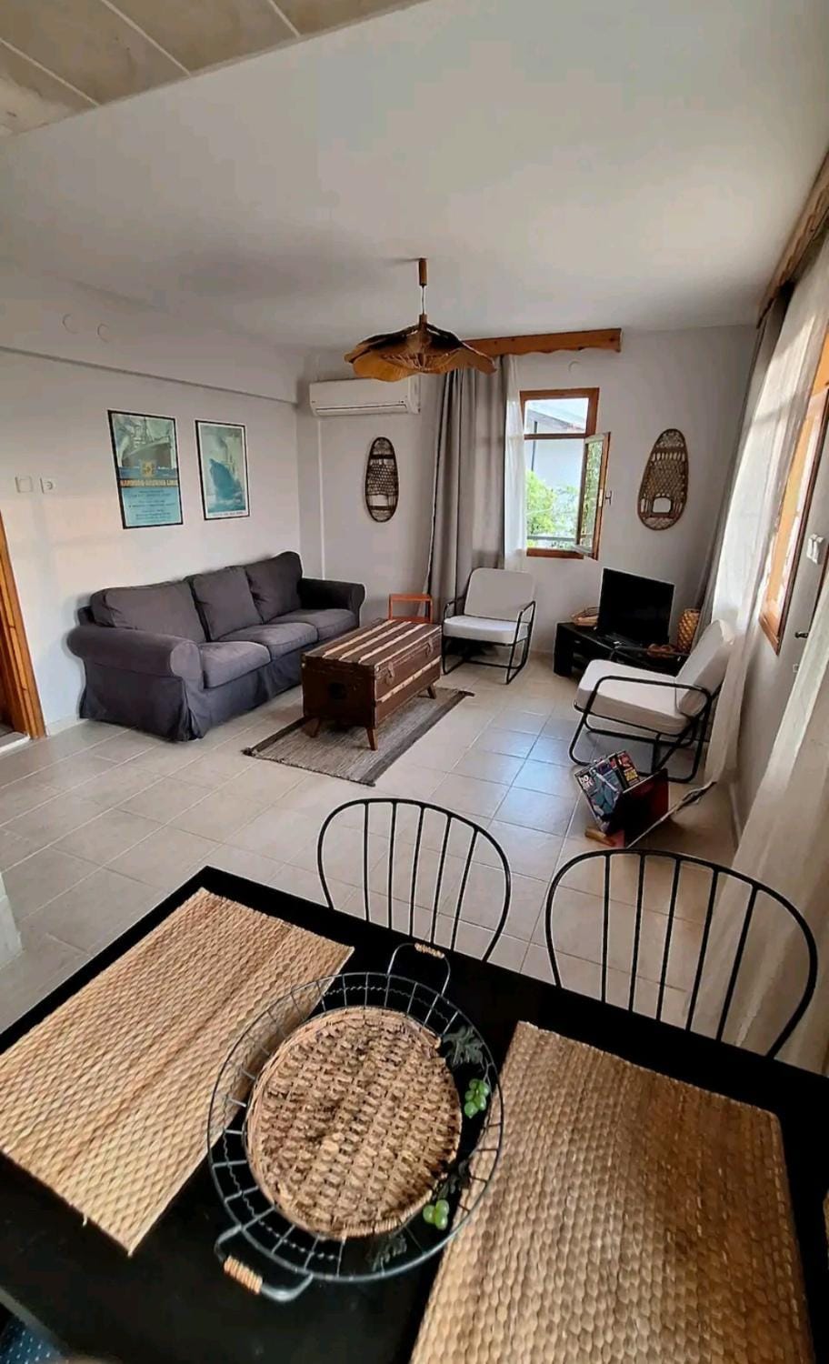 Living room, Seating area, Dining area