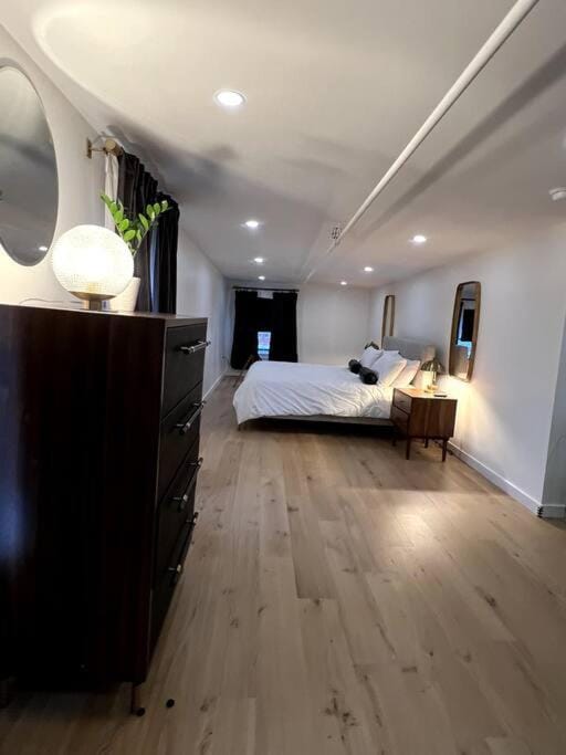 King Bed, The Phenix Historic Hotel, Spacious, Room # 406 Apartment in Bangor