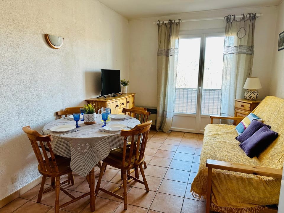 TV and multimedia, Dining area