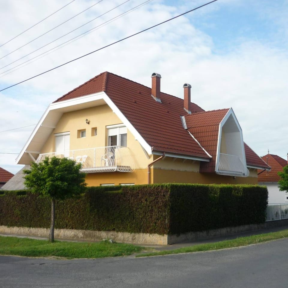 Property building, Street view