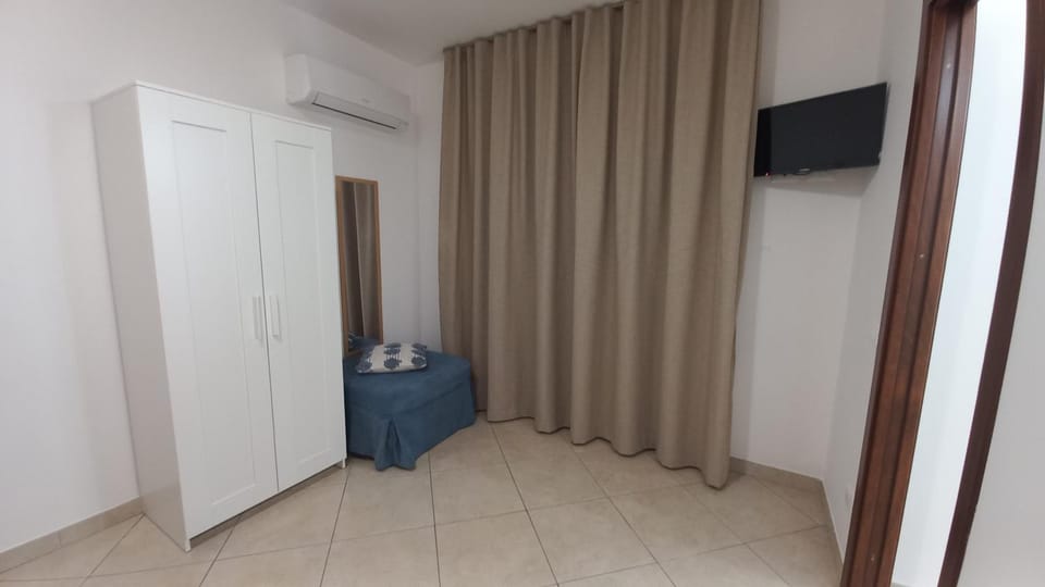 Bed, Bedroom, wardrobe