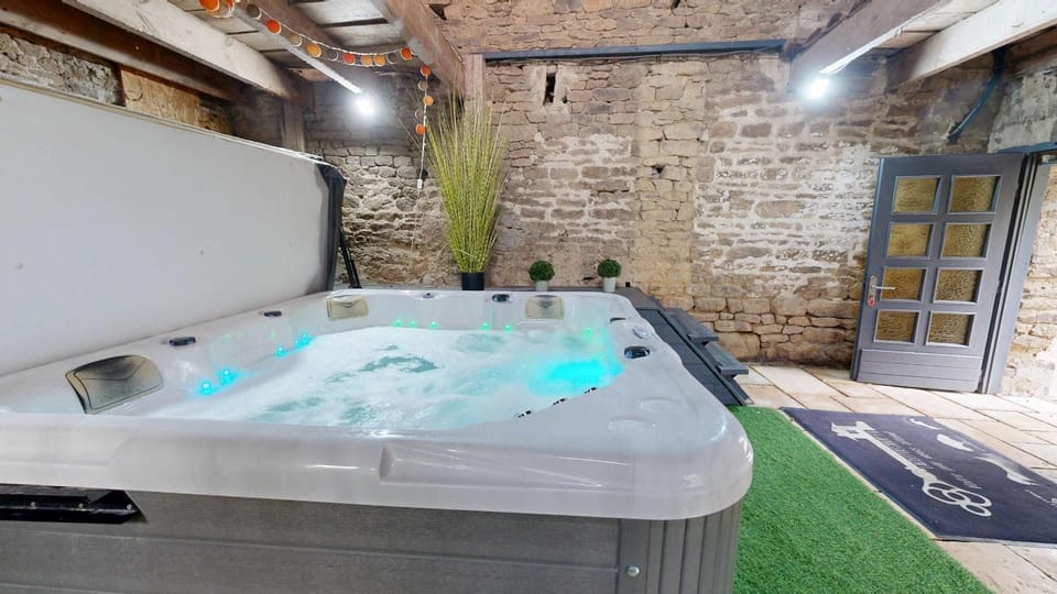 La Clef Decamp Tanzanie 20pers jacuzzi, billard baby, 30min mer House in Brittany