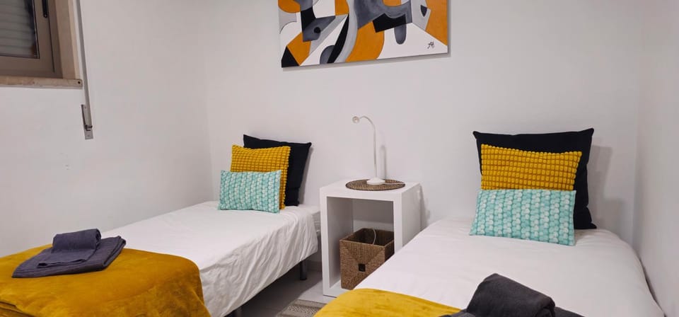 Casa dos Sinos 2Bedroom Beach Apartment with Terrace Apartment in Guia