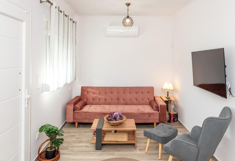 Living room, Seating area, air conditioner