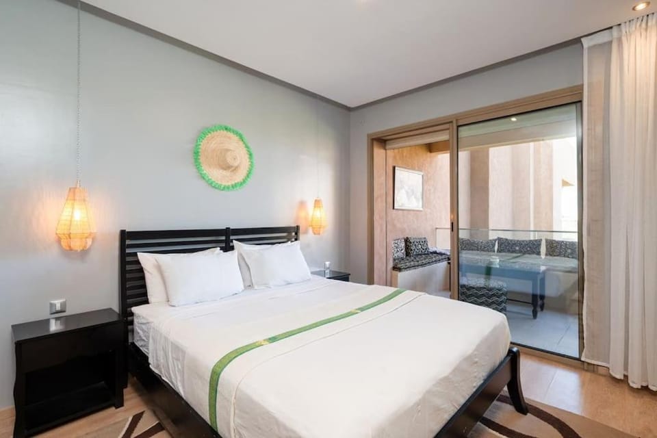 Relax front of Golf-Pool-Topaze Apartment in Marrakesh