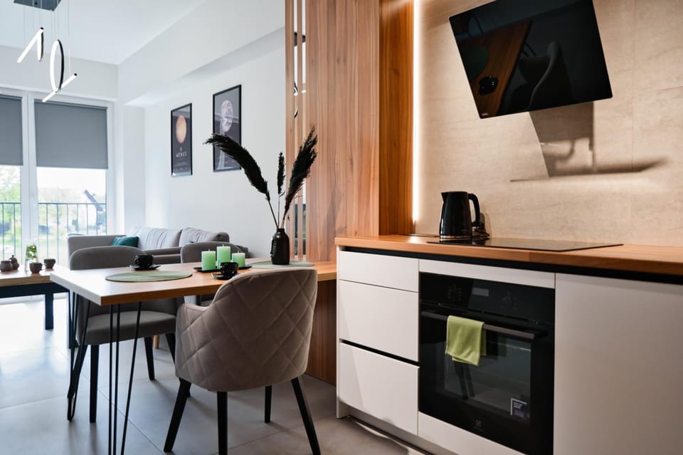 TV and multimedia, Kitchen or kitchenette, Living room, Seating area, Dining area, minibar, stove