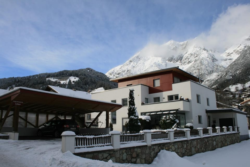 Facade/entrance, Winter
