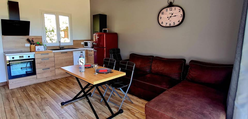 Kitchen or kitchenette, Living room, Dining area, dishwasher, minibar, oven, pet friendly, stove, toaster