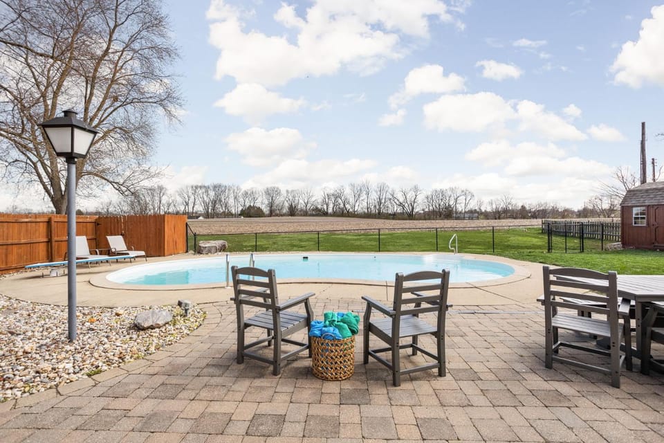 Entertainer's Dream w Pool and Games House in Greenwood
