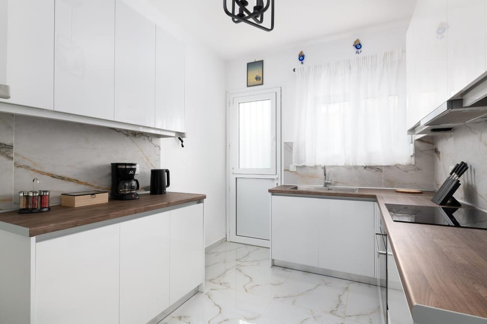 Kitchen or kitchenette, pet friendly, stove