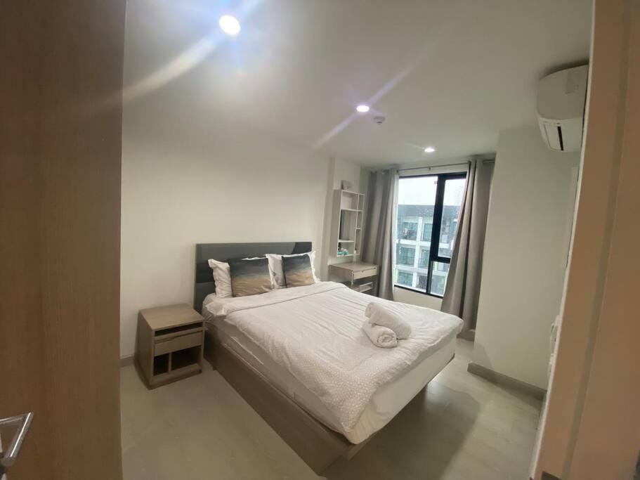 Cozy room with free Wi-Fi Netflix near BTS onnut Apartment in Bangkok