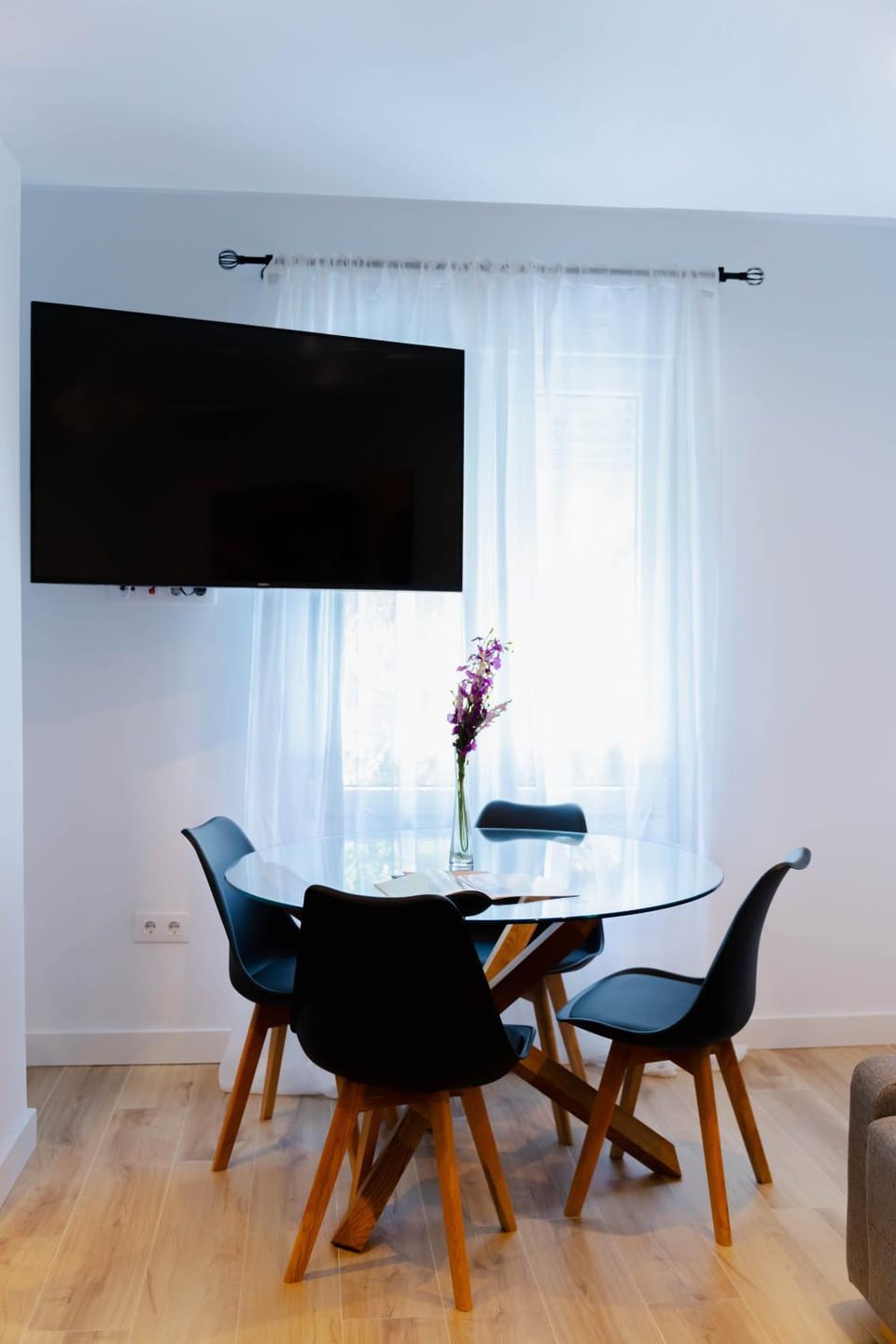 Communal lounge/ TV room, TV and multimedia, Dining area