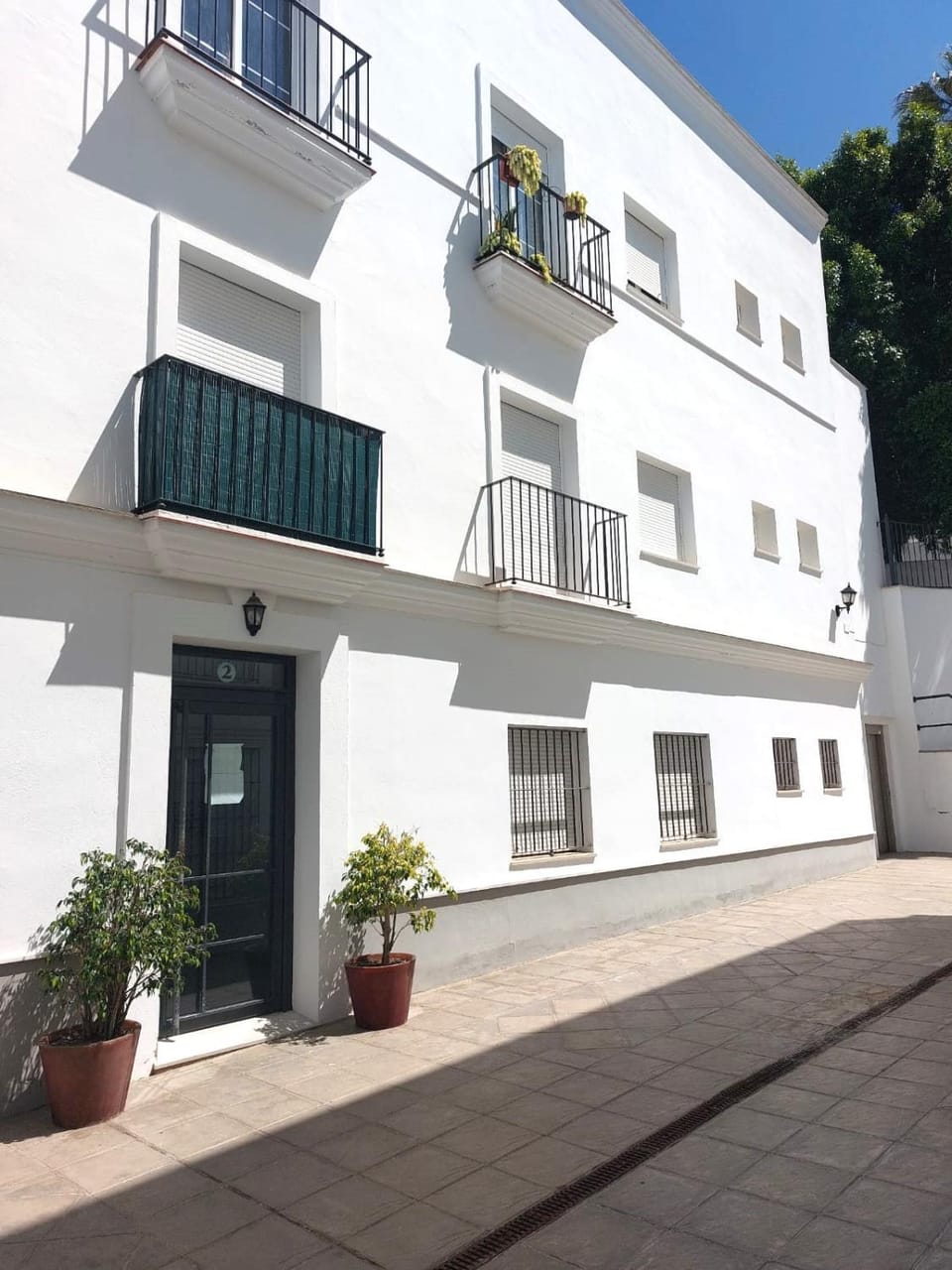 Facade/entrance