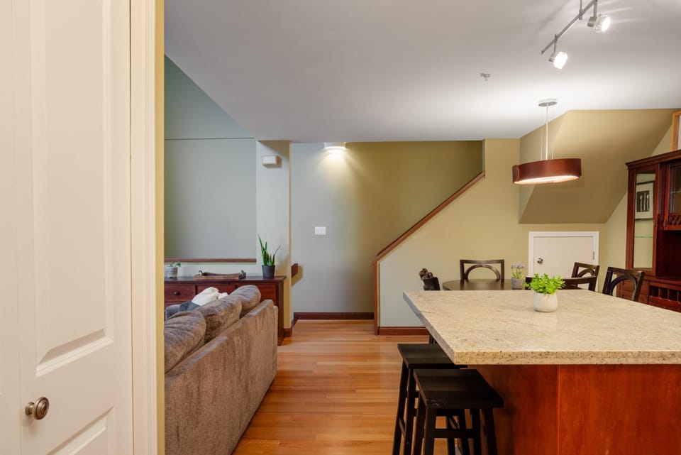 Living room, Seating area, Dining area