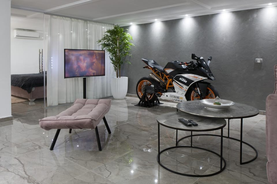 Real Superbike at your home - Bahai Gardens center Apartment in Haifa