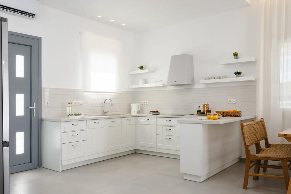 Kitchen or kitchenette, Dining area, pet friendly, stove