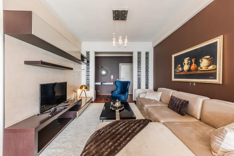 Communal lounge/ TV room, TV and multimedia, Living room, Seating area, Evening entertainment