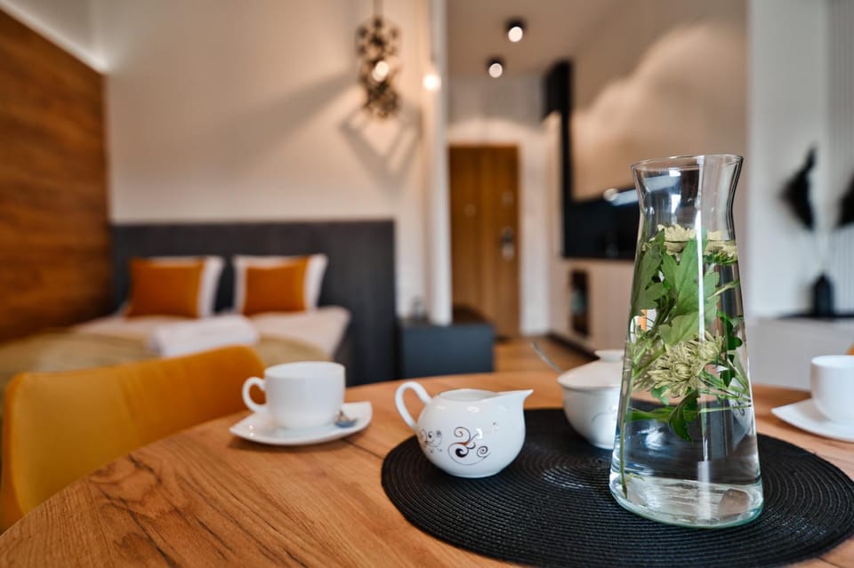 Bed, Coffee/tea facilities, Kitchen or kitchenette, Photo of the whole room, Dining area, Bedroom