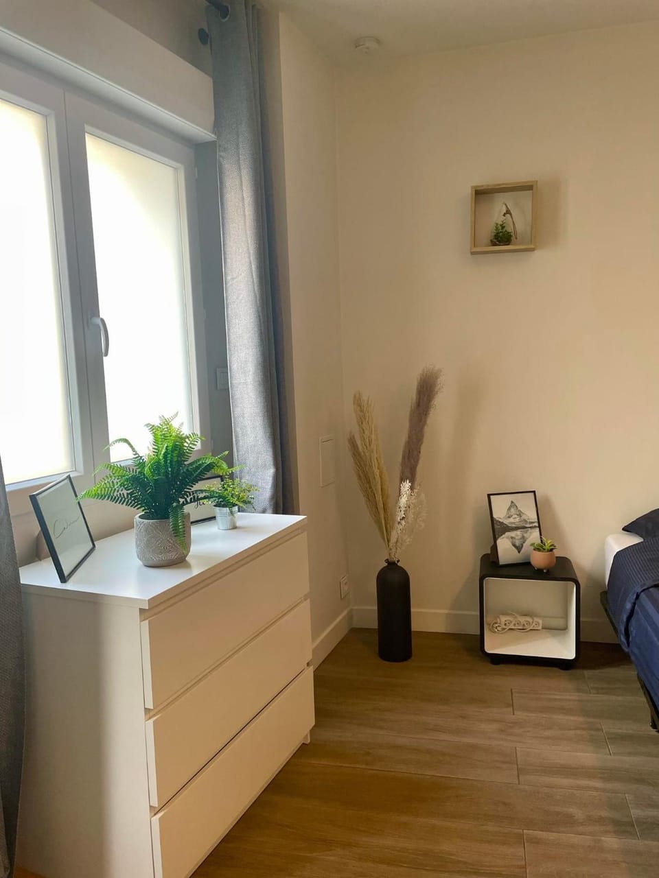 Bed, Decorative detail, Bedroom