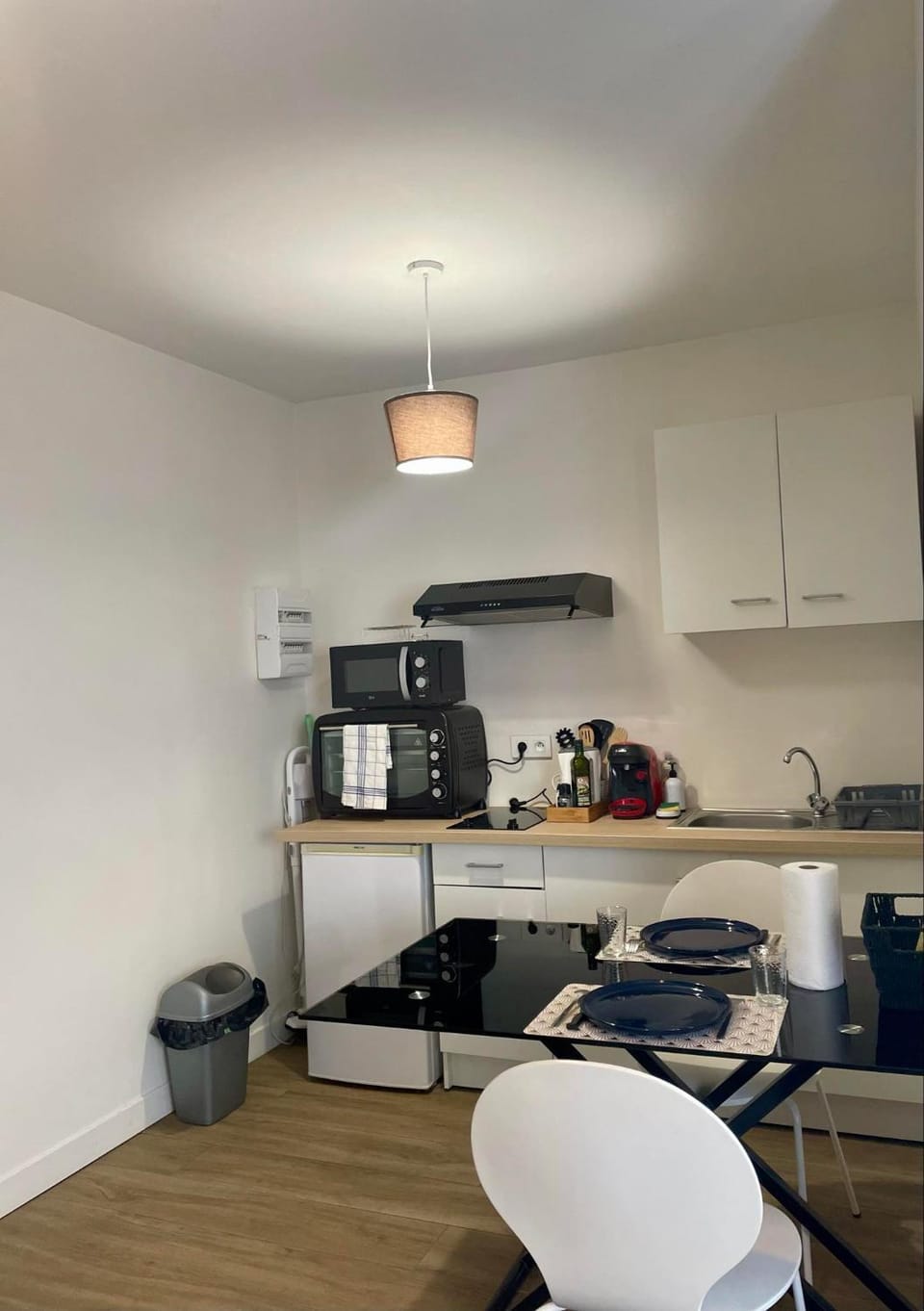 Coffee/tea facilities, Seating area, minibar, pet friendly, stove