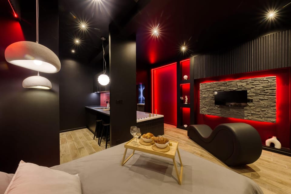 Suite Deluxe - Jacuzzi Apartment in Île-de-France