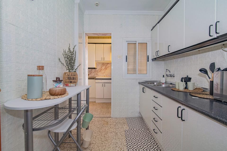 Kitchen or kitchenette, minibar, pet friendly, stove