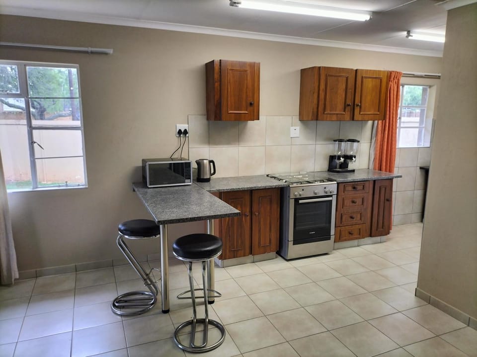 Kitchen or kitchenette, Internal: Not applicable to any particular room