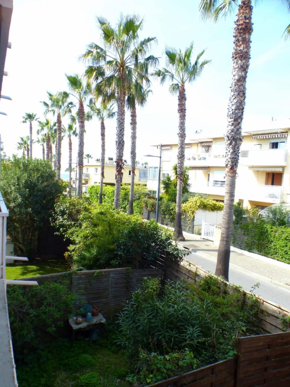 Beaches within walking distance private parking! Apartment in Sanary-sur-Mer