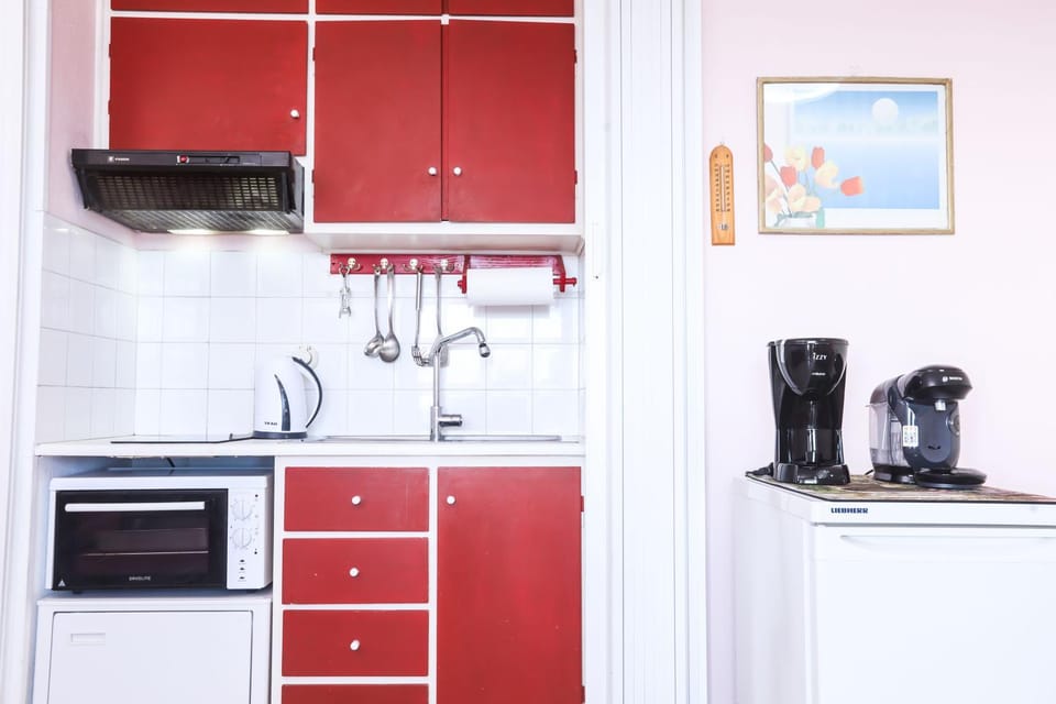 Kitchen or kitchenette, pet friendly, stove
