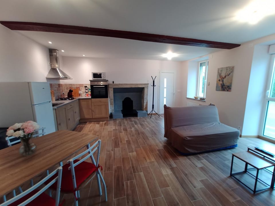 Kitchen or kitchenette, Living room, Dining area, minibar, pet friendly, stove