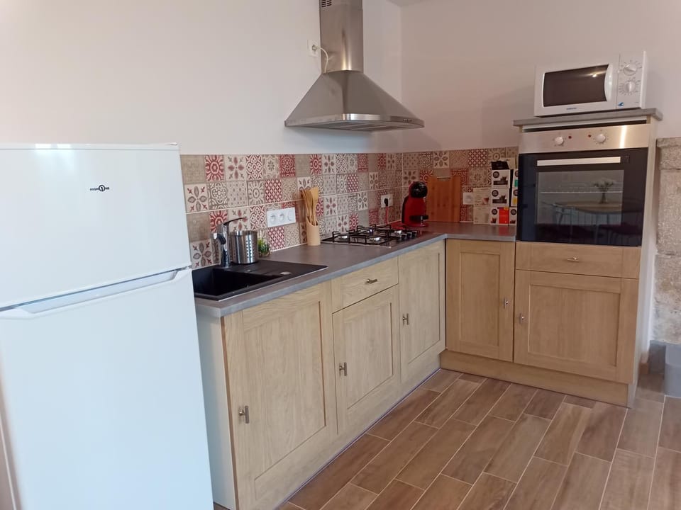Kitchen or kitchenette, minibar, pet friendly, stove, toaster