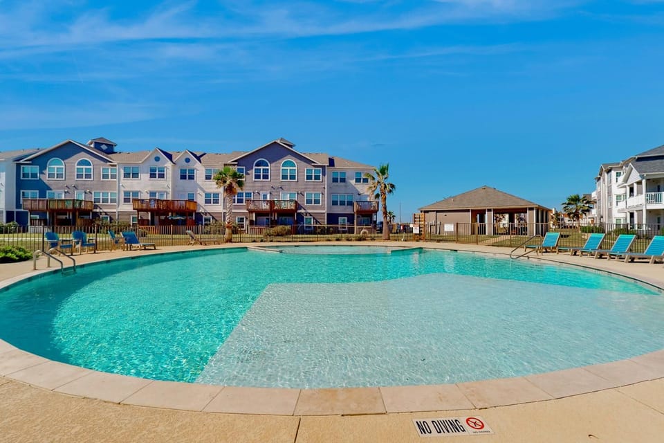 Oars Away, Unit 204 Apartment in North Padre Island