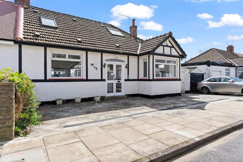 Heart of Acton - Free Parking - Perfect for Contractors Apartment in London Borough of Ealing