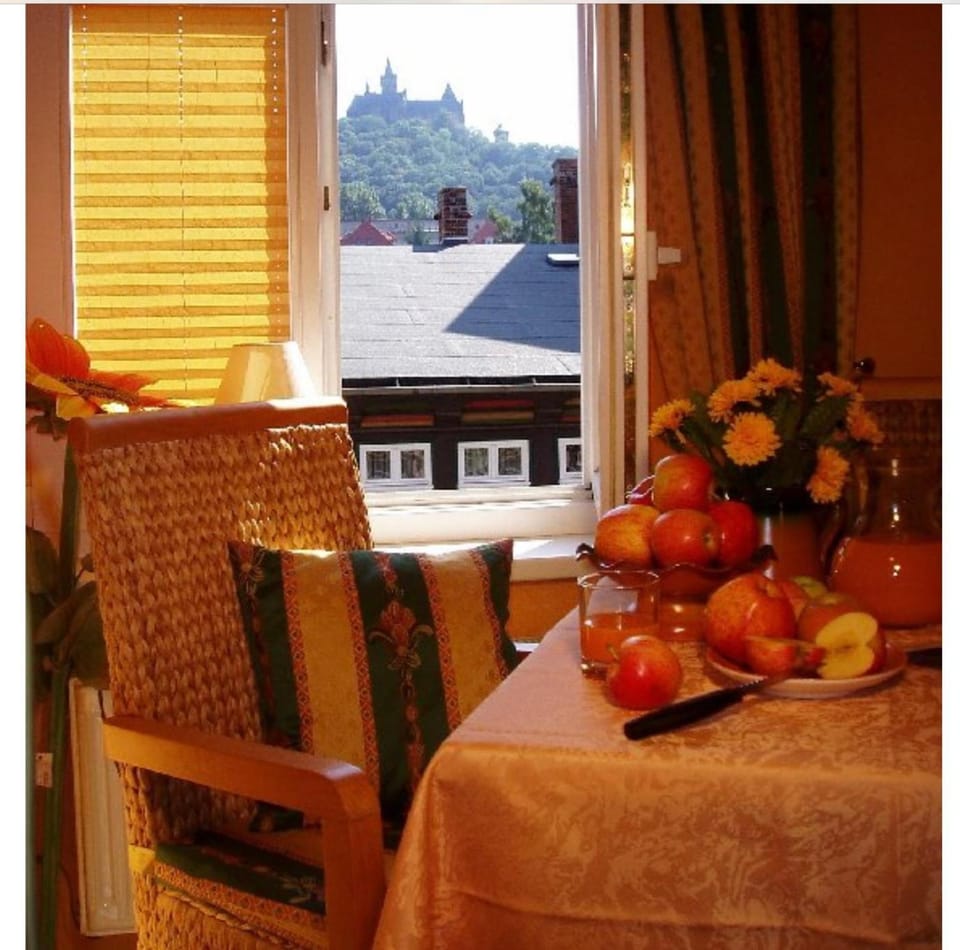 Dining area, Food