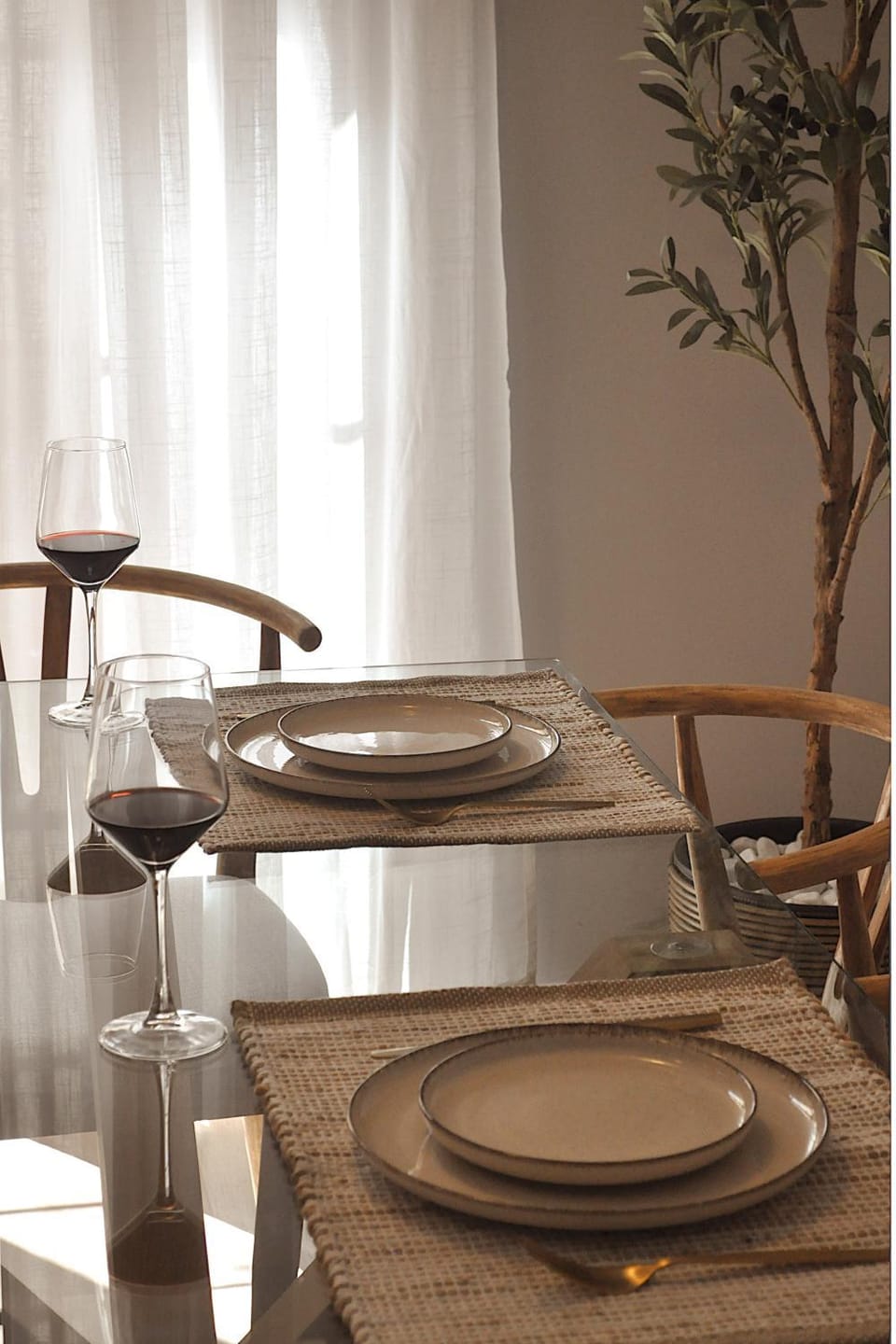 Seating area, Dining area