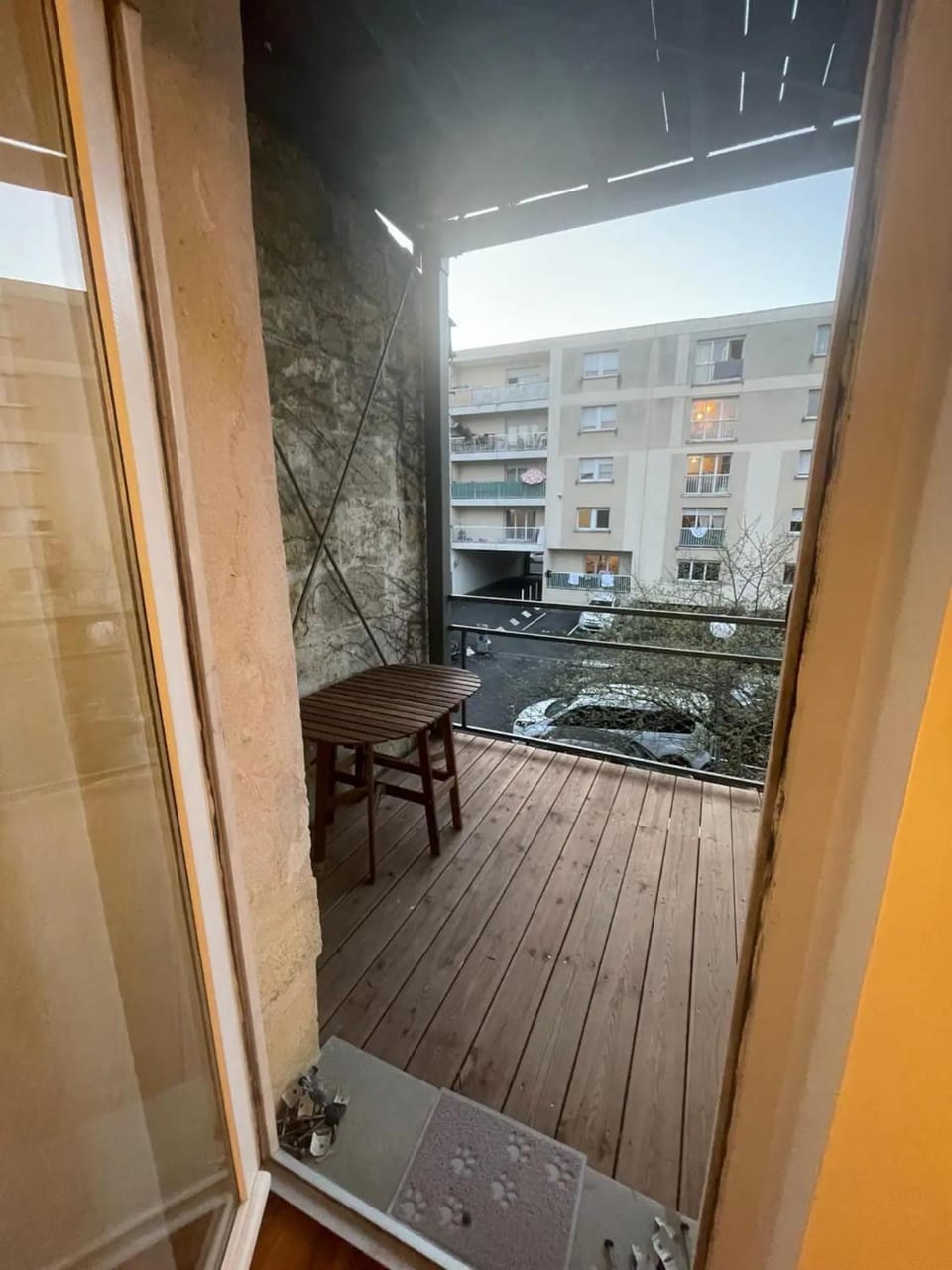 Property building, Patio, Balcony/Terrace