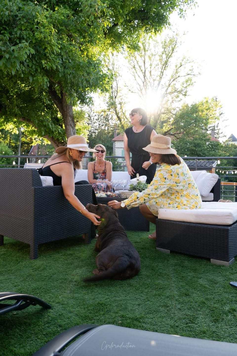 Balcony/Terrace, group of guests