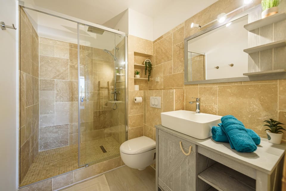 Shower, Toilet, Bathroom