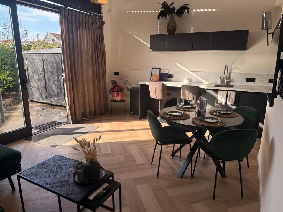 Cozy & Modern Tiny House Apartment in North Holland (province)