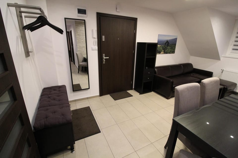 Communal lounge/ TV room, TV and multimedia, Living room