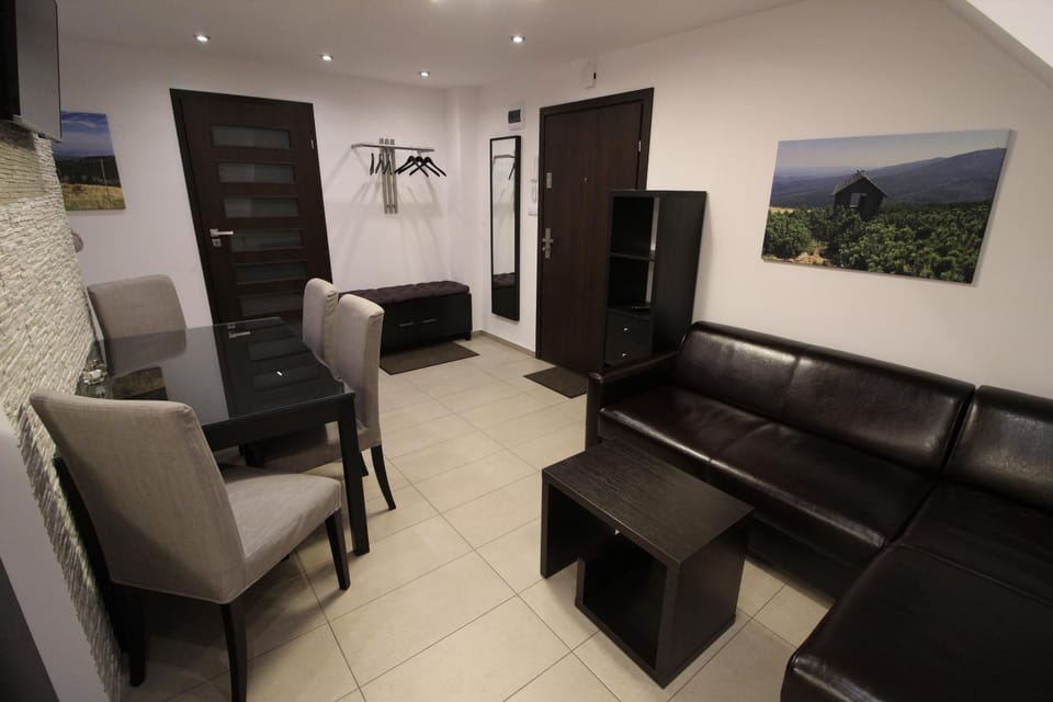 Communal lounge/ TV room, Living room, Seating area