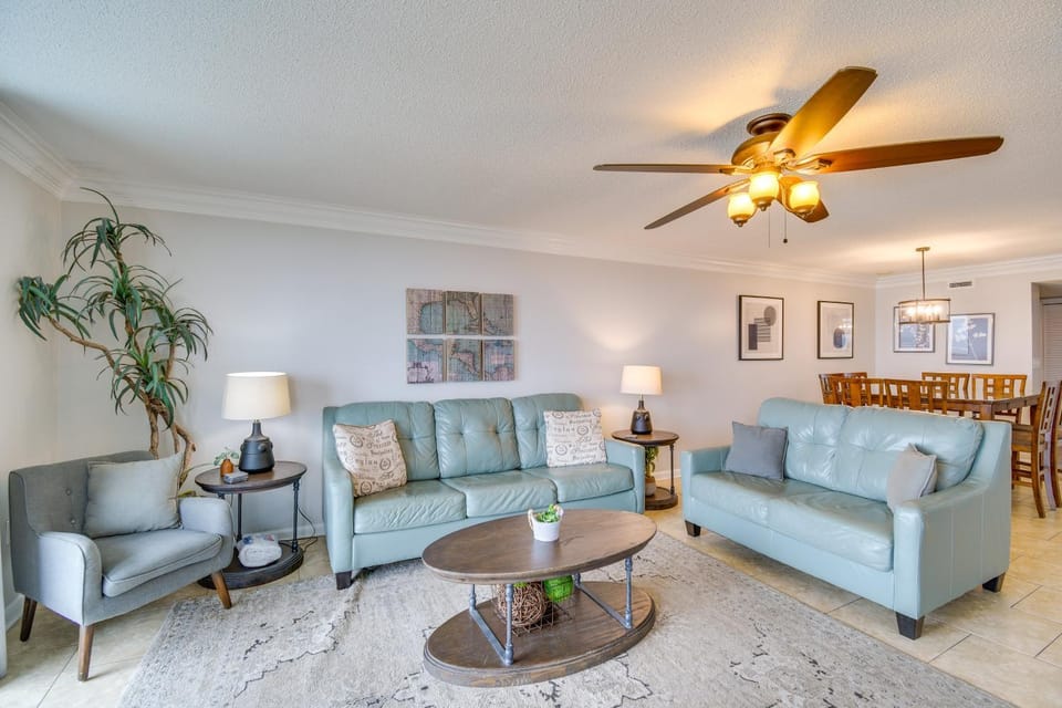 Waterfront Pool: Orange Beach Condo w/ Views! House in Orange Beach