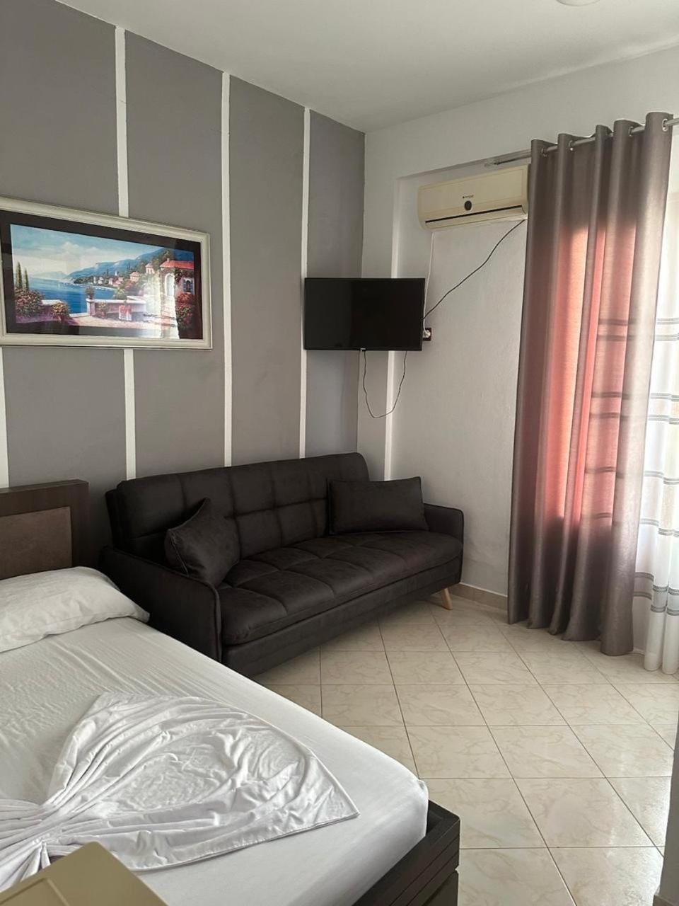Eid Mar Hostel in Vlorë
