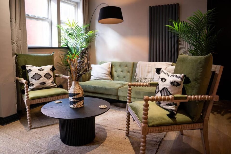 Living room, Seating area